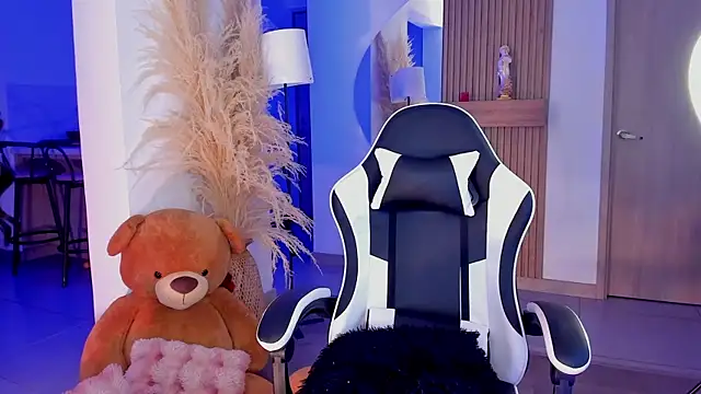 Charlotte  08 online show from March 21, 1:54 am