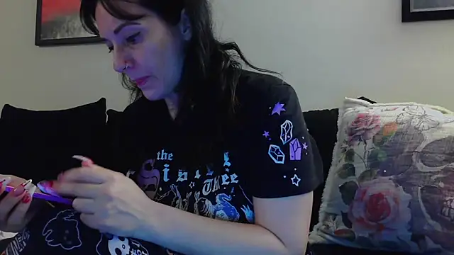 Snapshot of CrystalLakeXO chatting on October 15, 5:21 am CrystalLakeXO online show from October 15, 5:21 am