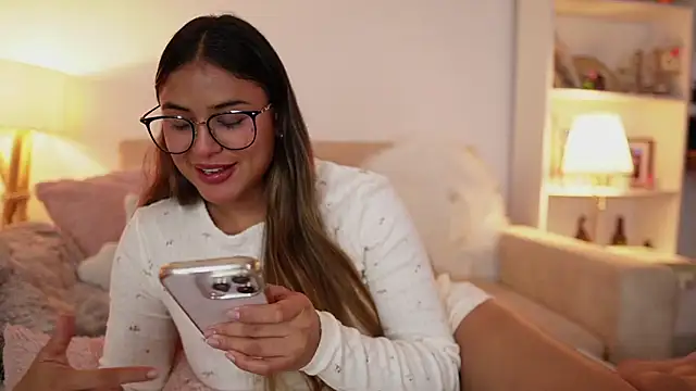 SaraParisi online show from February 20, 12:31 am