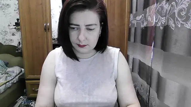 Snapshot of SophieNightAh chatting on September 15, 12:46 pm SophieNightAh online show from September 15, 12:46 pm