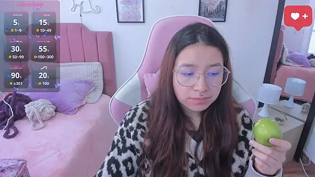 Amy joones online show from November 29, 1:15 pm