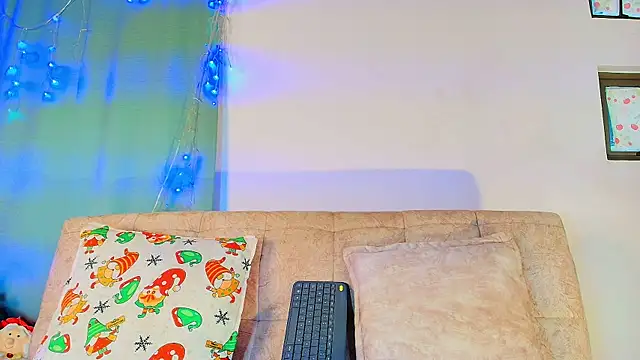 liccy hall online show from December 20, 11:58 am