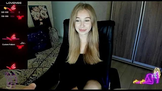 Snapshot of _NigoNika chatting on October 6, 2:12 pm NigoNika online show from October 6, 2:12 pm
