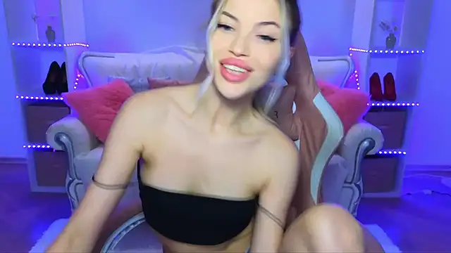Snapshot of EmmyMills chatting on September 26, 11:56 pm EmmyMills online show from September 26, 11:56 pm