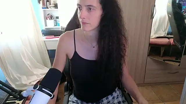 MemiKouki online show from June 2, 3:35 pm