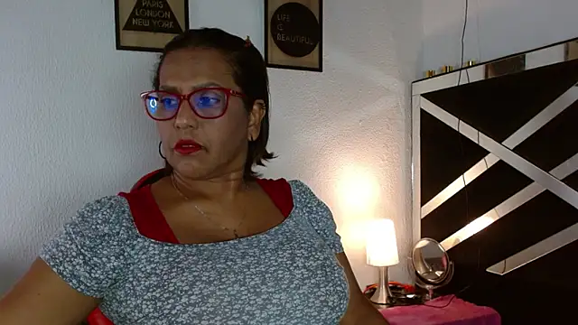 Snapshot of elizabeth_mature23 chatting on October 12, 4:09 pm elizabeth mature23 online show from October 12, 4:09 pm