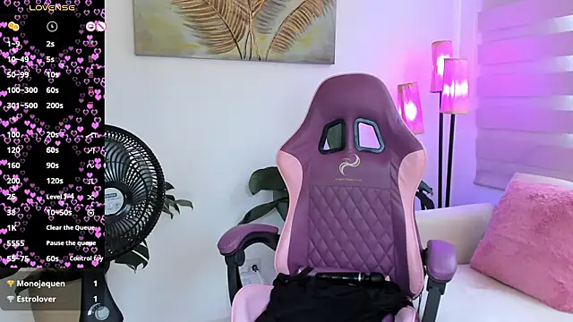 veronika naughty online show from April 10, 2:56 pm