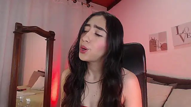 madisex s online show from December 19, 1:25 pm