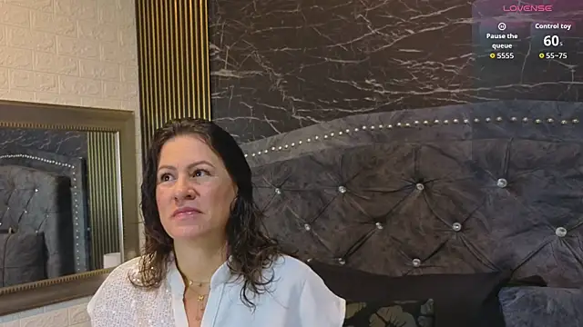 charlotte  G online show from April 6, 11:22 am