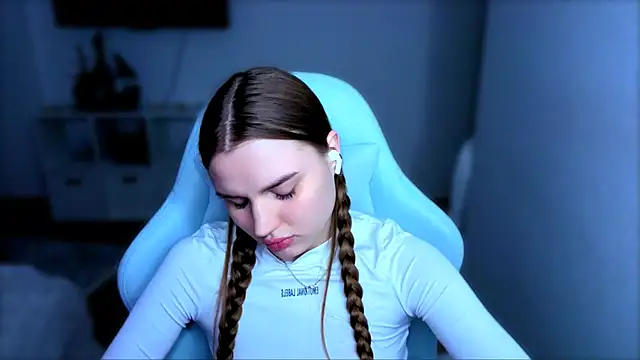 StellaLawless online show from December 4, 12:18 pm