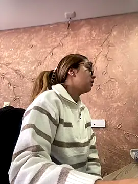 Miabonnett  online show from September 19, 11:53 am