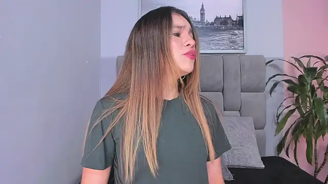 selene tylor  online show from September 18, 5:06 am