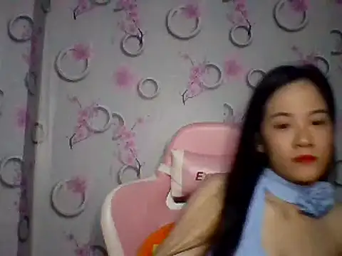 Snapshot of Nana-68 chatting on October 2, 3:17 pm Nana-68 online show from October 2, 3:17 pm