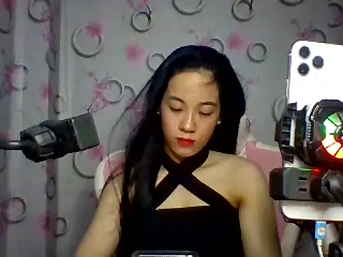 Snapshot of Nana-68 chatting on September 13, 1:30 pm Nana-68 online show from September 13, 1:30 pm