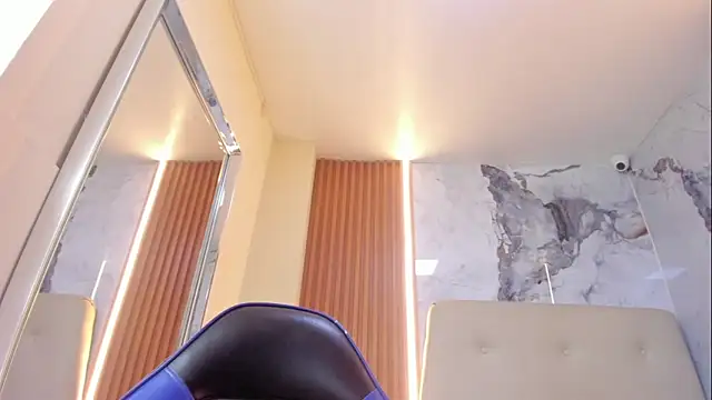 LAILAMORFY online show from April 12, 12:30 pm