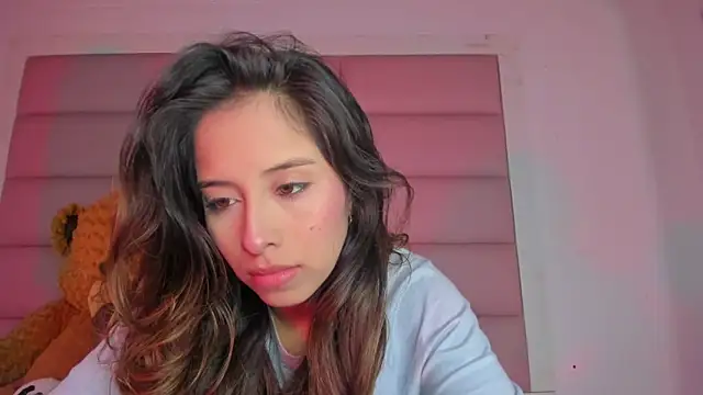 little-Emma online show from December 14, 3:12 am