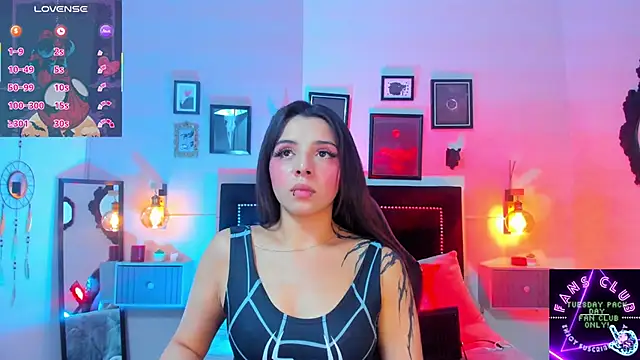 Charlotte  Benett online show from October 22, 5:12 am