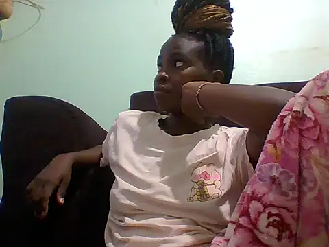 sexxyqueenn22 online show from October 25, 9:10 pm