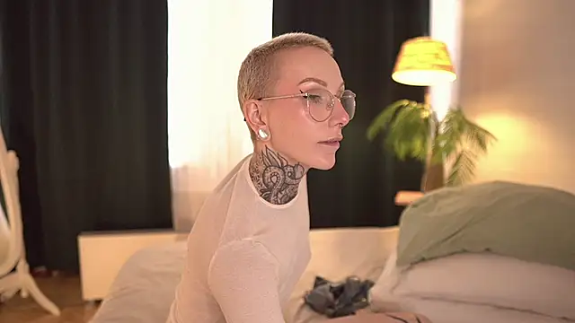 Snapshot of ifuckingtoy_ chatting on September 21, 12:59 pm ifuckingtoy online show from September 21, 12:59 pm