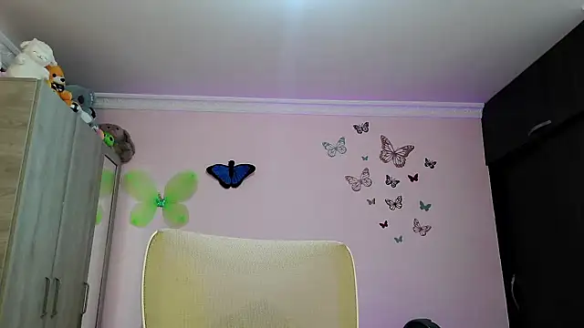 Snapshot of caroline_jonson chatting on September 17, 8:51 pm caroline jonson online show from September 17, 8:51 pm