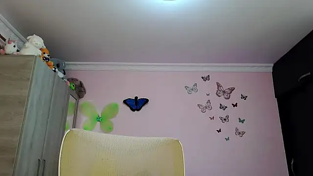 Snapshot of caroline_jonson chatting on October 8, 2:32 pm caroline jonson online show from October 8, 2:32 pm