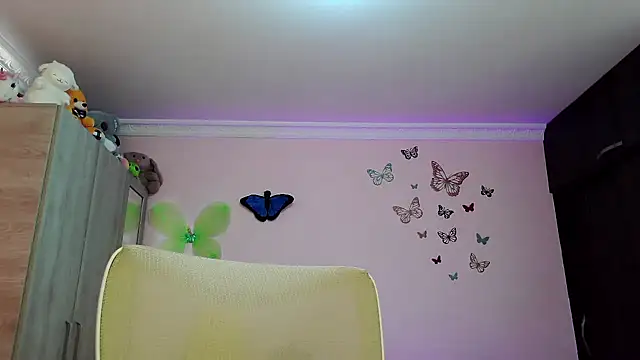Snapshot of caroline_jonson chatting on September 24, 3:11 pm caroline jonson online show from September 24, 3:11 pm