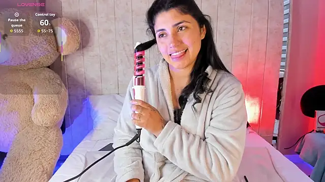 Snapshot of Danna_777_ chatting on September 16, 9:45 pm Danna 777 online show from September 16, 9:45 pm