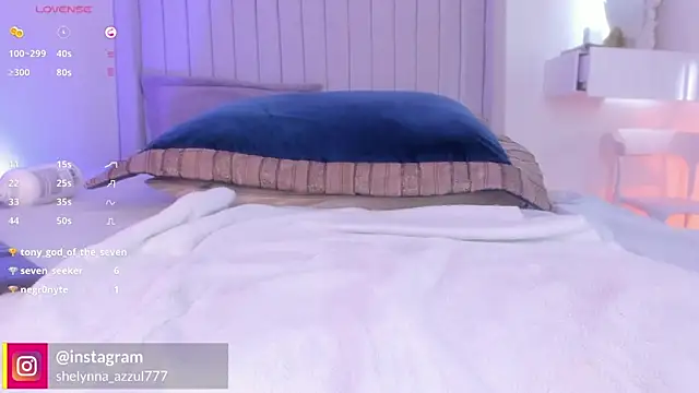 Snapshot of Shelynna_azzul chatting on September 17, 9:02 pm Shelynna azzul online show from September 17, 9:02 pm