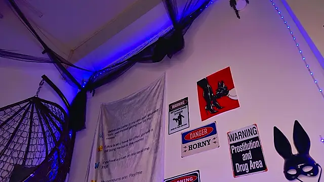 AriaVoss online show from March 13, 9:27 pm