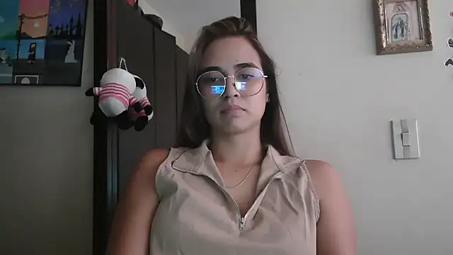 trianabell online show from May 29, 5:22 pm