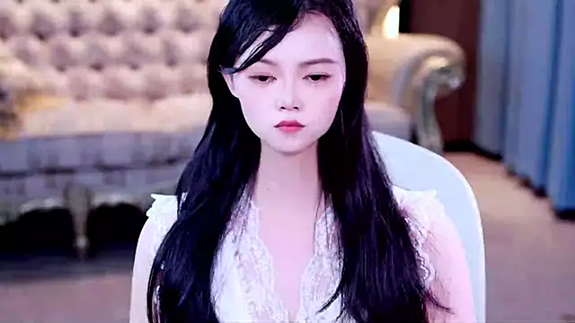 lily-Olivia online show from July 28, 1:43 pm