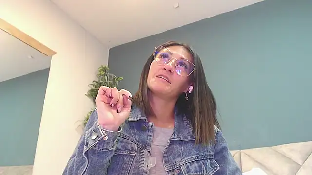 SharisWillian online show from January 18, 4:20 am