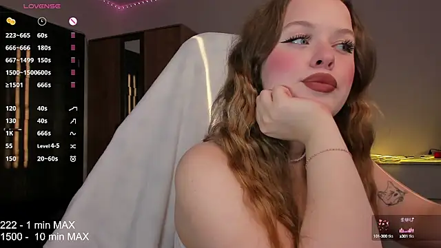 Snapshot of HANNA_MONTANAS chatting on October 2, 2:44 pm HANNA MONTANAS online show from October 2, 2:44 pm
