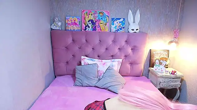 charlottemoonxz online show from April 5, 7:02 pm