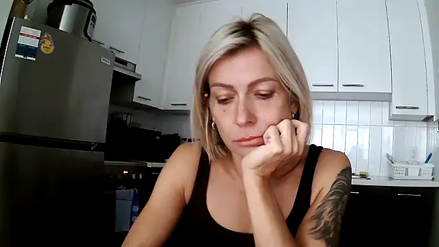 Snapshot of anechka1 chatting on September 16, 1:52 pm anechka1 online show from September 16, 1:52 pm