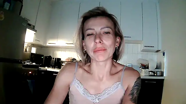 Snapshot of anechka1 chatting on September 25, 11:42 am anechka1 online show from September 25, 11:42 am