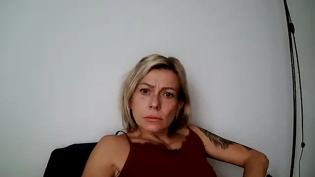 Snapshot of anechka1 chatting on October 13, 12:19 pm anechka1 online show from October 13, 12:19 pm