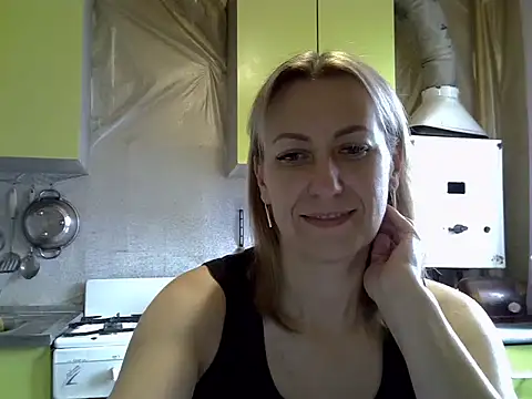 Snapshot of AshleyXHoney chatting on September 19, 7:40 am AshleyXHoney online show from September 19, 7:40 am