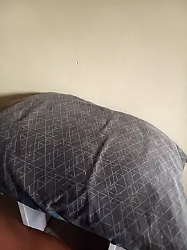 julietunderwoood online show from October 6, 5:13 am