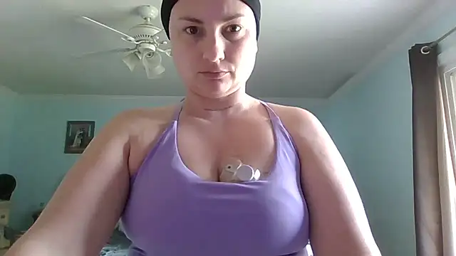MilfyMrsRobinson online show from May 12, 8:37 pm