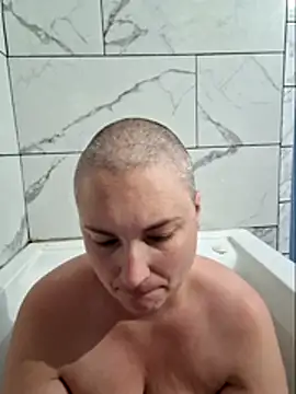 MilfyMrsRobinson online show from May 17, 7:02 pm