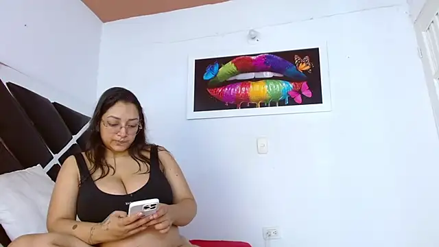 Snapshot of ManuelaCox chatting on October 11, 5:15 pm ManuelaCox online show from October 11, 5:15 pm