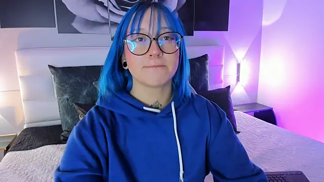 sofi bakerr online show from November 12, 11:52 am