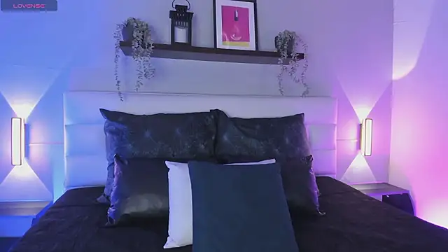 sofi bakerr online show from February 6, 11:57 am