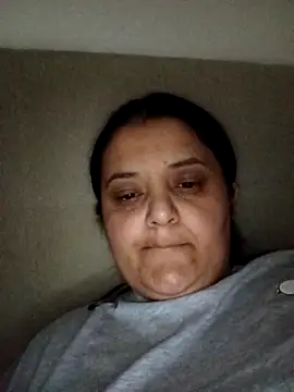 sarahhh1987 online show from April 14, 9:15 pm