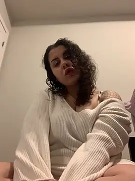 holyeroticss online show from February 28, 2:11 am