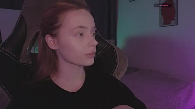 Snapshot of _MayShy_ chatting on September 18, 9:57 pm MayShy online show from September 18, 9:57 pm