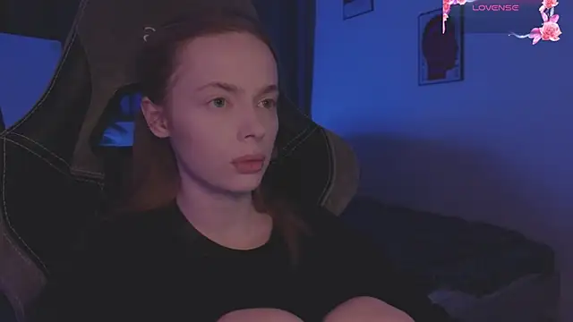 Snapshot of _MayShy_ chatting on September 27, 12:18 am MayShy online show from September 27, 12:18 am