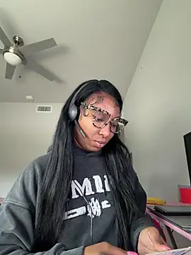 TheCam Effect online show from December 3, 6:43 pm