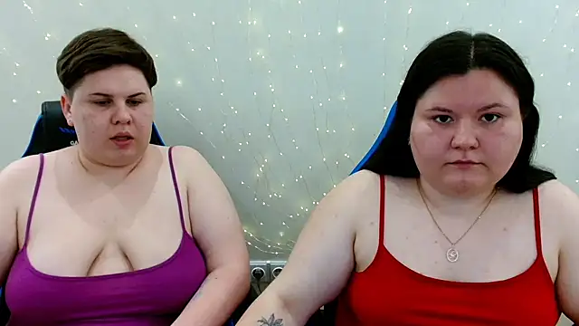 BeckyAndHellen online show from June 25, 10:40 am